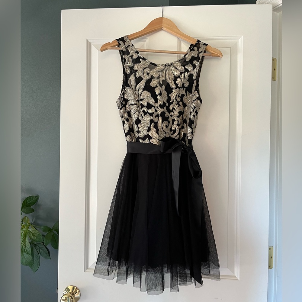 Cocktail dress with champagne sequins and tulle skirt